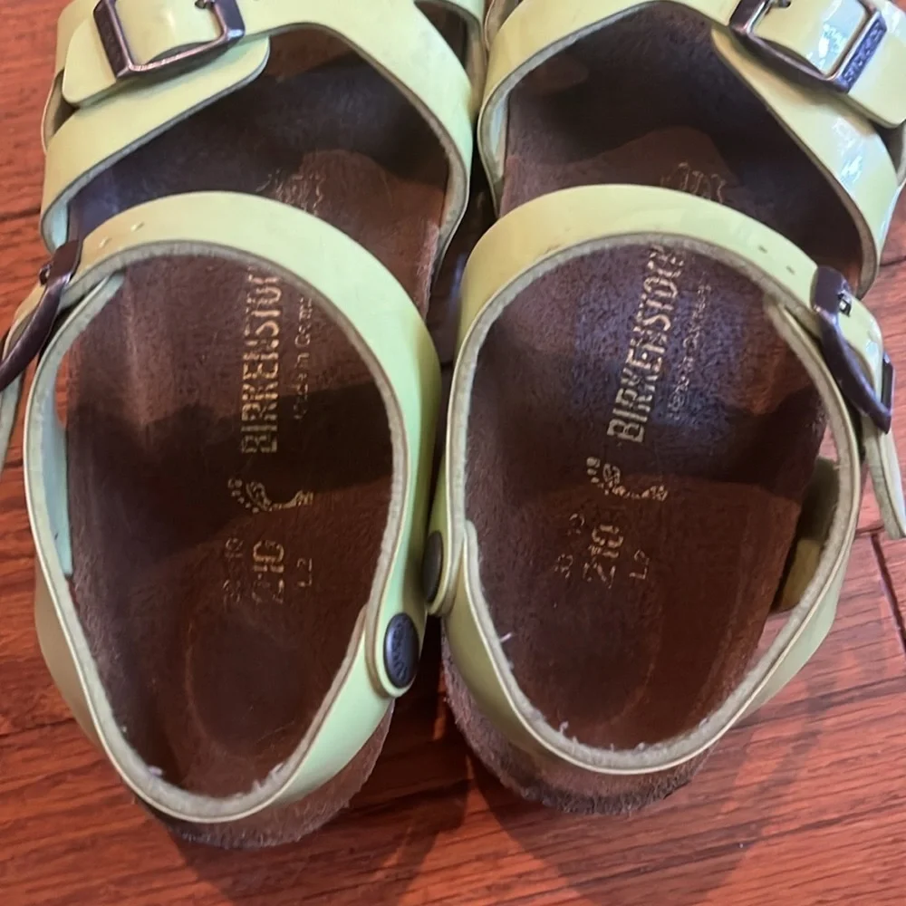 Birkenstock | Taormina Kids Patent Green Glow Sandal‎ Size 2